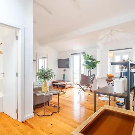 Bica Blue 1br Loft W Riverview N Ac By Lu Holidays Lizbona
