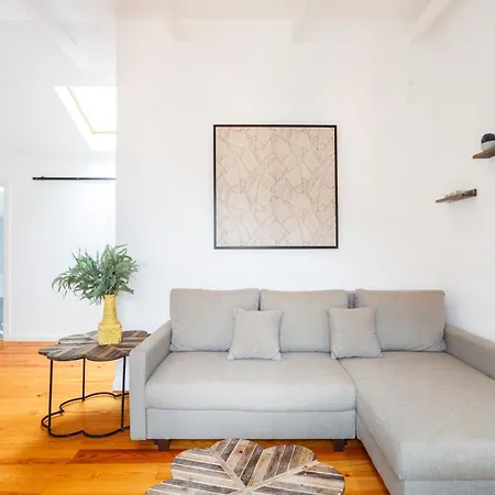 Bica Blue 1br Loft W Riverview N Ac By Lu Holidays Апартаменти *